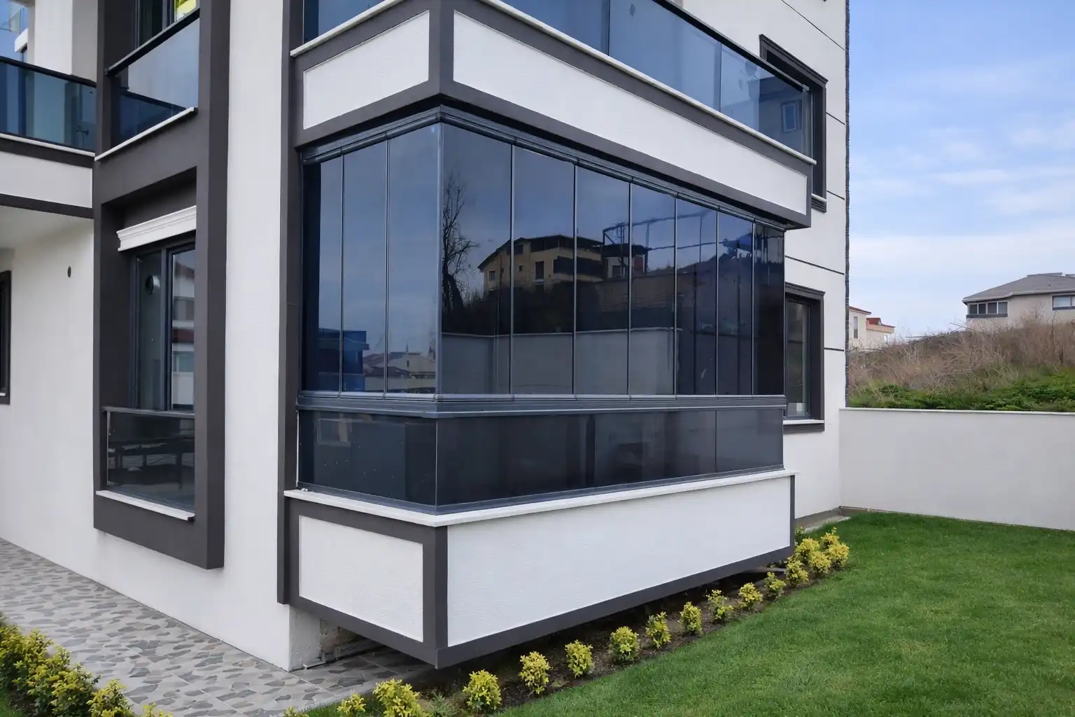 Cam Balkon